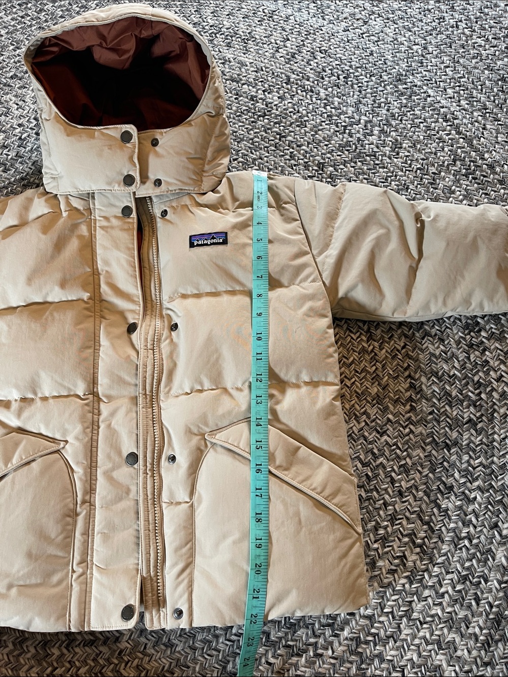 Patagonia Women’s Down Drift Jacket in Oar Tan - Picture 11 of 12